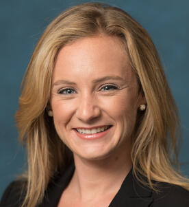 После официального утверждения отделом кадров студенты должны ознакомиться с